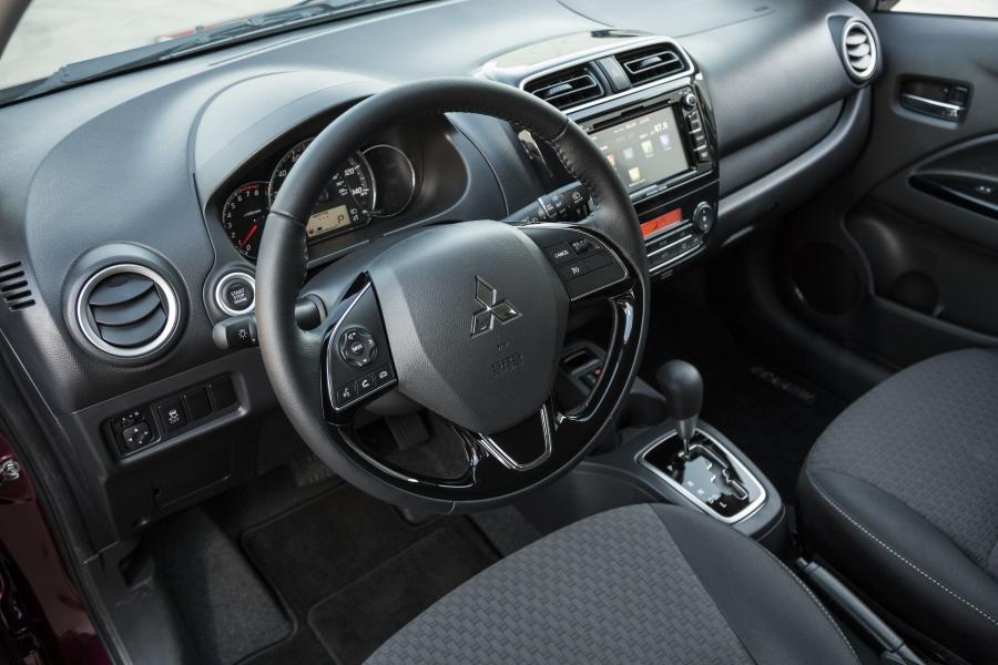 Интерьер Mitsubishi Mirage GT 2016 года  (NA) (фото 3 из 29)